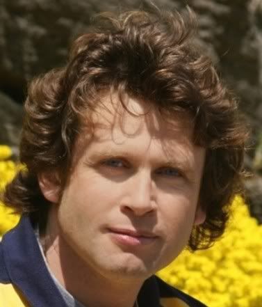Curly Hair Cuts   on Classic Curly Hairstyle For Men5 Medium Men In
