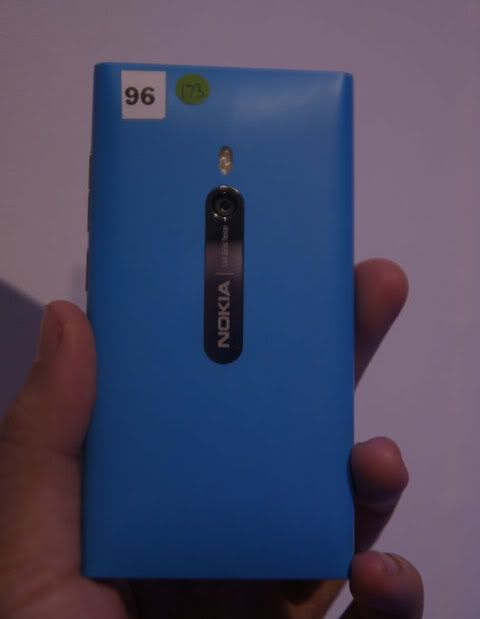 nokia_lumia_800_14.jpg