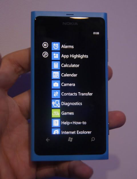 nokia_lumia_800_3.jpg