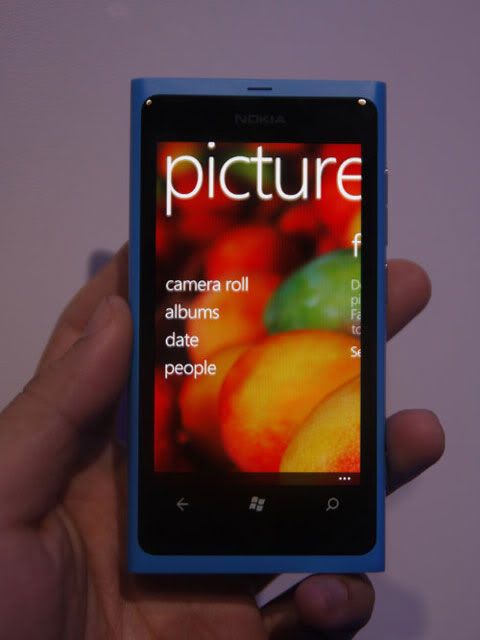 nokia_lumia_800_5.jpg