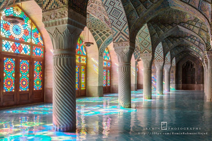 masjid warna warni