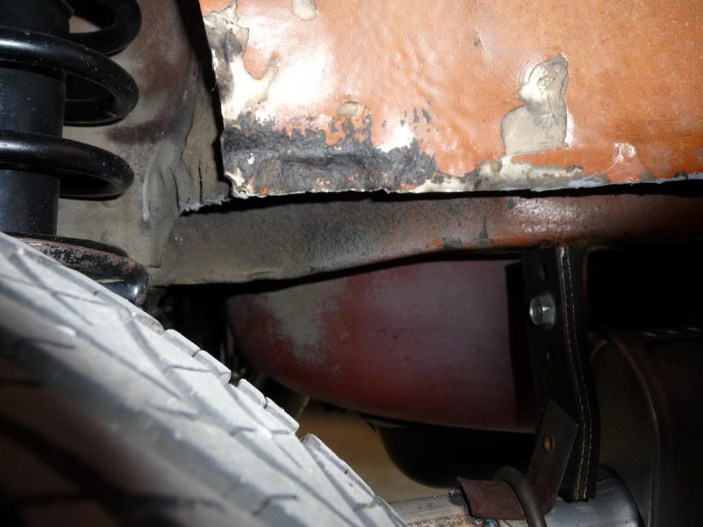 Left rear inner fenderwell detail. photo P1020458.jpg