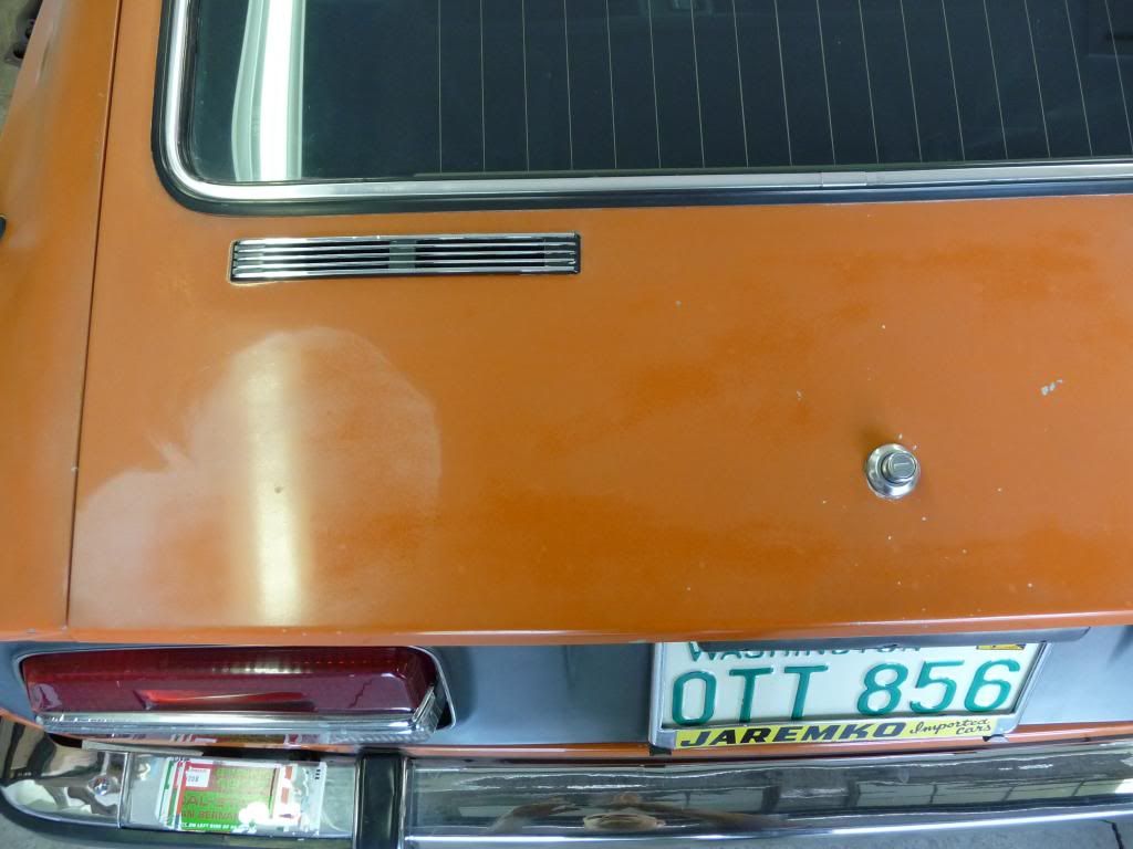 Left rear hatch detail. photo P1020508.jpg