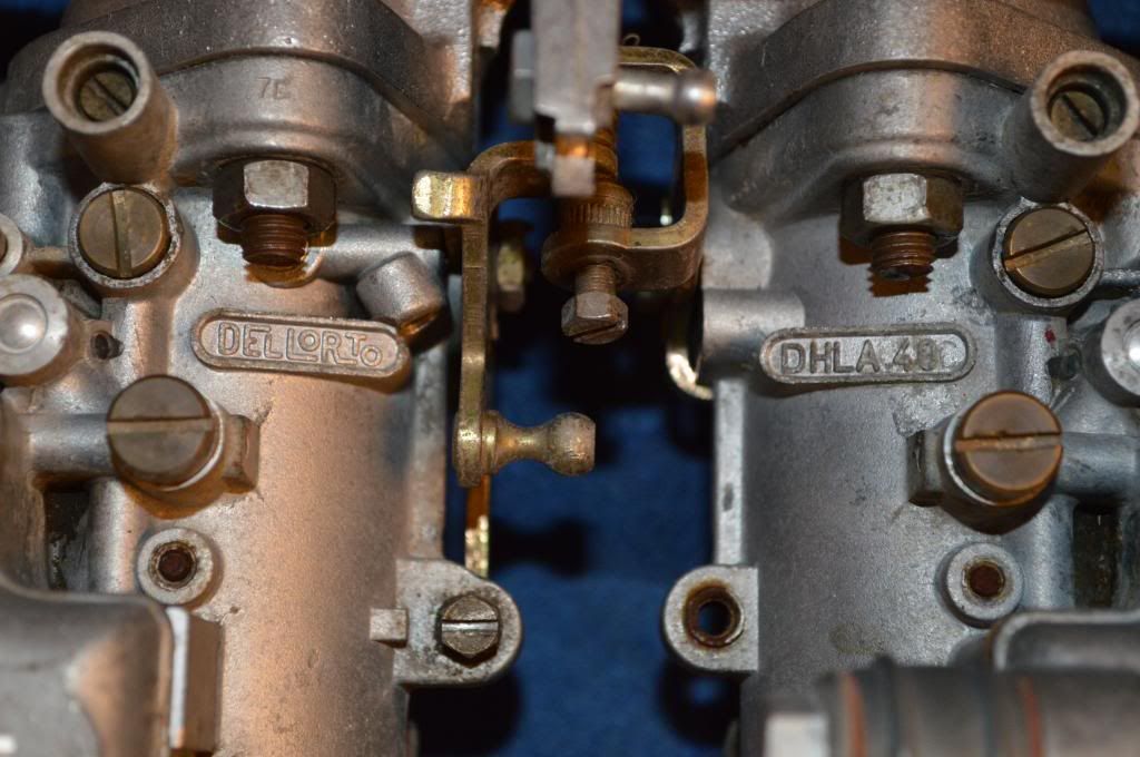 Dellorto DHLA 40 Side Draft carbs, 8v manifold, Linkage