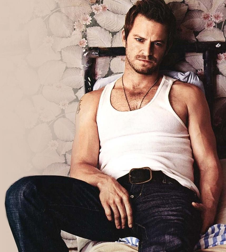 wallpaper-di-carmine-giovinazzo-67085_zps7da5d901.jpg Photo by