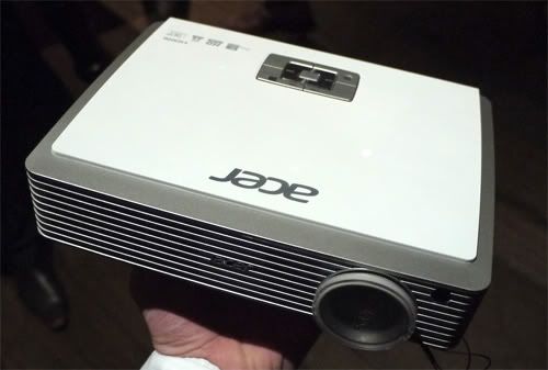 Acer-K330-1.jpg