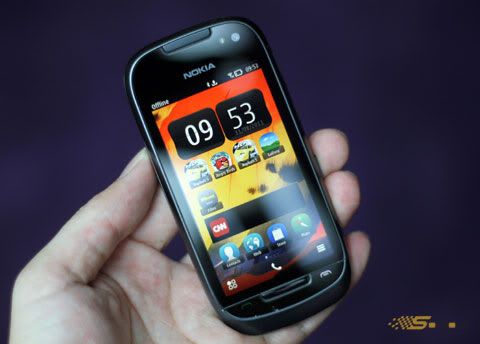 Nokia_700-1.jpg