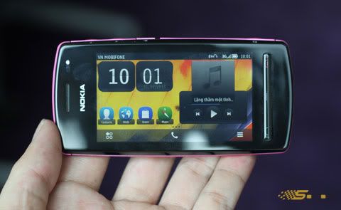 nokia_600_2.jpg