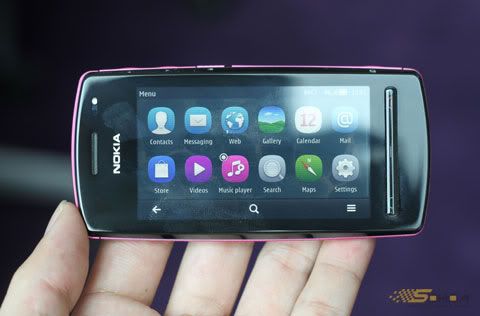 nokia_600_4.jpg