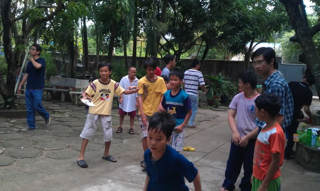 Thư mời tham gia chương trình ngày hội trẻ thơ do hội helping hand saigon tổ chức - 1