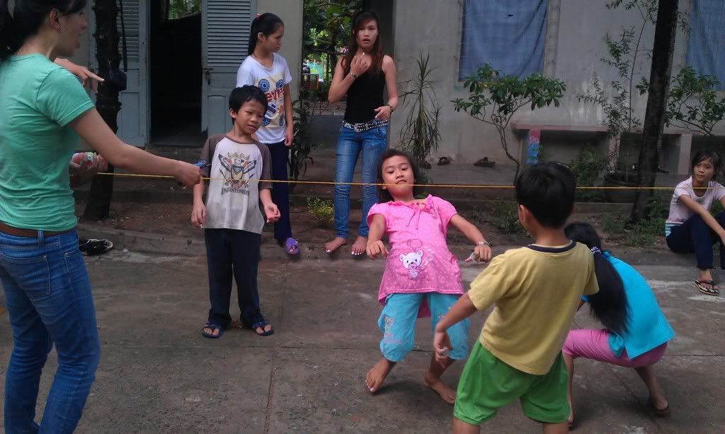 Thư mời tham gia chương trình ngày hội trẻ thơ do hội helping hand saigon tổ chức - 3