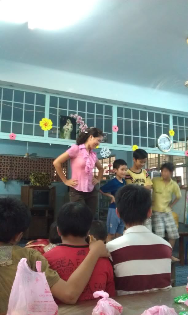 Thư mời tham gia chương trình ngày hội trẻ thơ do hội helping hand saigon tổ chức - 9