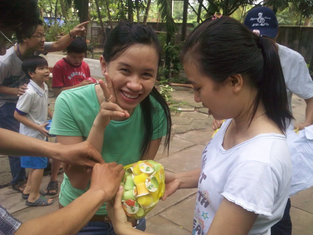 Thư mời tham gia chương trình ngày hội trẻ thơ do hội helping hand saigon tổ chức - 5